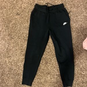 Black Nike sportswear tech fleece sweatpants